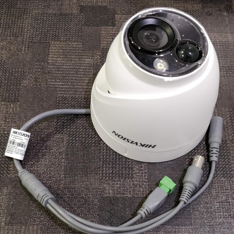 HIKVISION 5 Mp Indoor Pir Detection, Strobe Light Alarm Alert**, Water and Dust Resistant (Ip67) Ds-2Ce71H0T-Pirlo