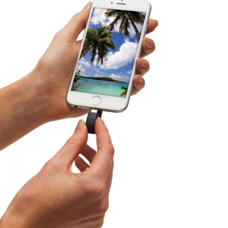 SanDisk iXpand 32GB Flash Drive for iPhones, iPads and Computers